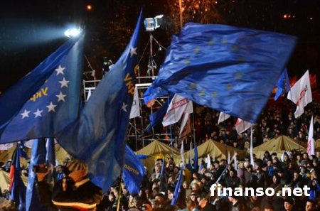 К Евромайдану в Киеве присоединяются футбольные фанаты – выводы