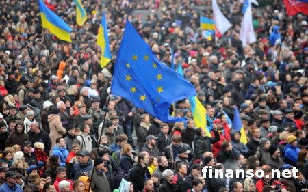 В Украине завтра могут ввести режим чрезвычайного положения – выводы