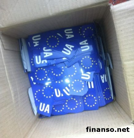 За евронаклейки на автомобильных госномерах в Украине будут штрафовать