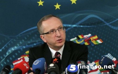 ЕС предоставил ответ на заявление Азарова об однополых браках