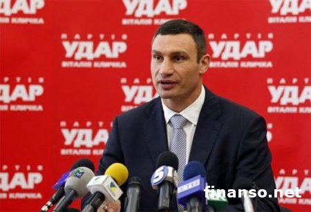 Лидер УДАРа В. Кличко отправил семью в США, подальше от Евромайдана – причины