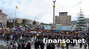 Неизвестные дважды "минировали" Майдан и КМДА в субботу вечером