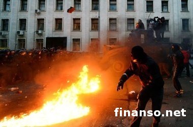 Активист, избитый на Банковой, госпитализирован, состояние его здоровья ухудшается