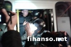 В результате драки с "Беркутом" на пр. Победы Ю. Луценко разбили голову - подробности