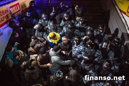 Милиция задержала около 10 участников беспорядков на Грушевского