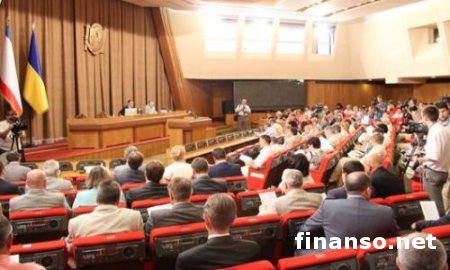 Парламент Крыма требует, чтобы Янукович ввел чрезвычайное положение в Украине
