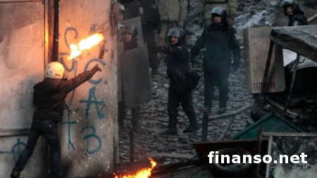 В нападении на 3 милиционеров в Киеве МВД обвиняет охрану Майдана