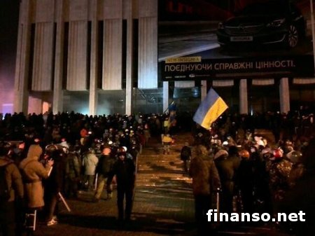 Музейные хранилища в Украинском доме оказались вскрыты