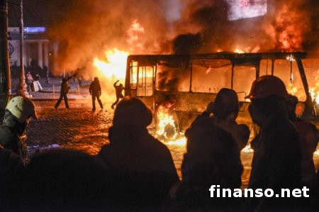 Некоторым дипломатам сообщили о введении ЧП в Украине – СМИ