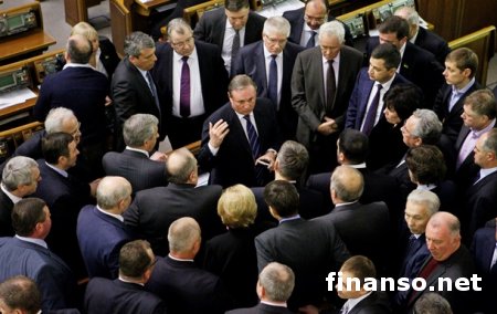 Половина Партии регионов поддерживает силовой сценарий