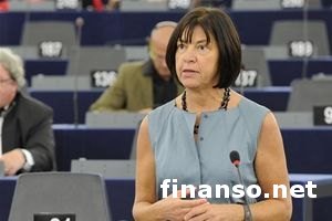 Азаров, Клюев и Арбузов имеют австрийские паспорта – евродепутат