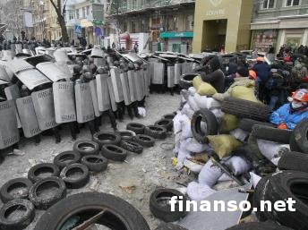 Митингующим дали время до 18:00, чтобы прекратить беспорядки