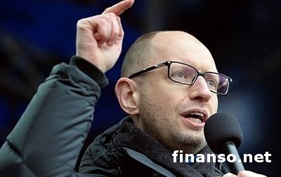 По итогам встречи оппозиции и президента Яценюк заявил, что штурма пока не будет