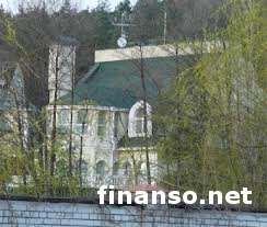 В Гостомеле неизвестные взяли штурмом дом лидера Компартии П.Симоненко – подробности