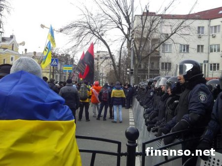 Нардеп: завтра Майдан будет пикетировать стены Верховной Рады в Киеве