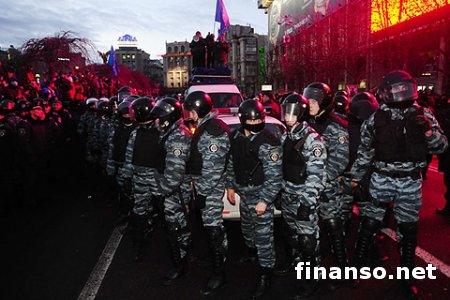 Соединенные Штаты Америки требуют у Януковича отозвать силовиков с улиц