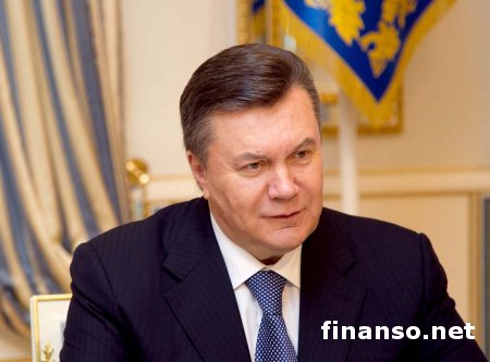 В свите Януковича "силы мира" победили "ястребов" - советник президента