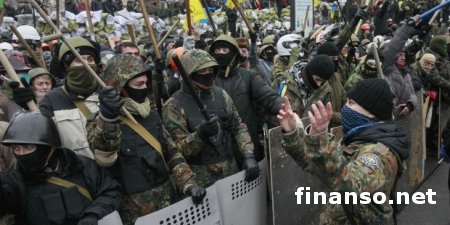 Отряды самообороны взяли под контроль правительственный квартал в Киеве