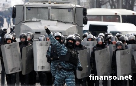 Военные РФ с оружием в Крыму будут расценены как военная агрессия – Турчинов
