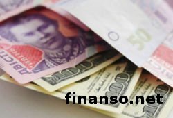 В Украине продолжается отток капитала из страны: трейдеры о временном укреплении гривны к доллару США