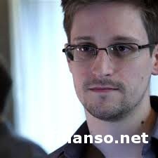 Сноуден сотрудничает с Россией - чиновники разведки США