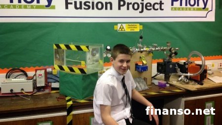 Великобритания: 13-летний школьник на уроке собрал ядерный реактор