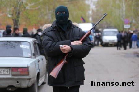 Террористы в упор расстреляли машину с людьми в Славянске - последствия