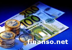 Евро на Форексе по-прежнему снижается к доллару США