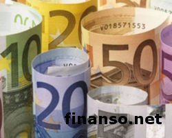 На Forex евро ведет торги с понижением к доллару США перед выборной кампанией в Украине