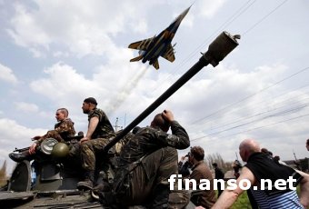 Глава МВД Украины: под Славянском проходит активная фаза АТО с применением БТРов и гранатометов