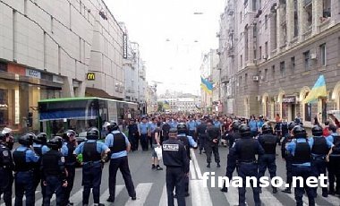 СМИ: в Харькове между активистами Евромайдана и милицией произошли столкновения