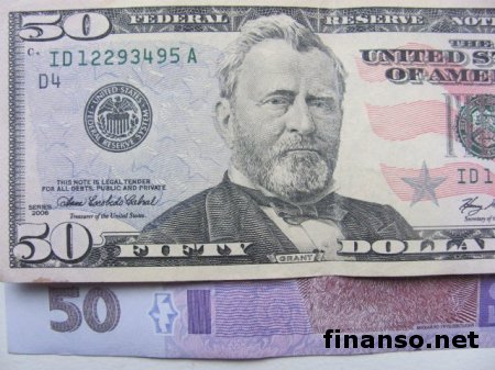 На Форекс курс доллара США и евро растет в отношении гривны