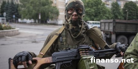 Возле Славянска террористы с танками и "Градами" атаковали блокпосты военных