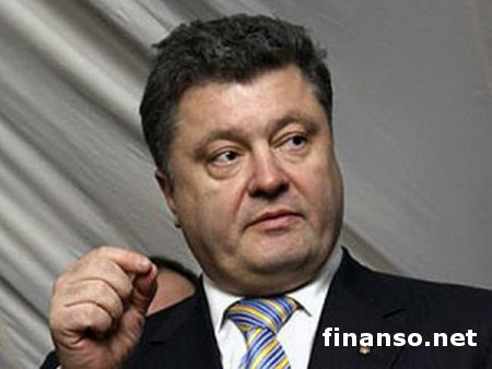 На совещании с силовиками Президент Украины Петр Порошенко решает судьбу АТО
