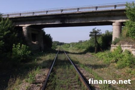 СМИ: ночью в Харьковской области подорвали железнодорожный мост – последствия