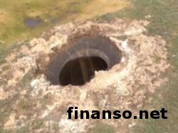 Ученые начнут исследовать загадочный 100-метровый кратер в Сибири