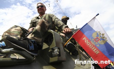 На Луганщину заехала огромная колонна бронетехники под флагом РФ