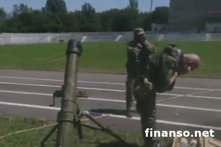 Террористы сняли на видео, как они обстреливают жилые кварталы Шахтерска