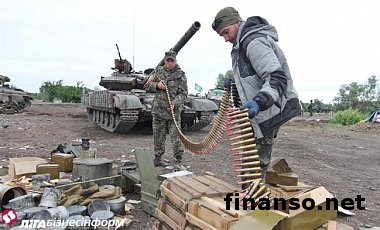 Под Иловайском бойцов АТО атаковали российские танки