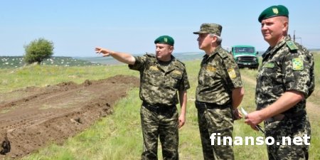 Автомобиль с украинскими пограничниками подорвался на фугасе