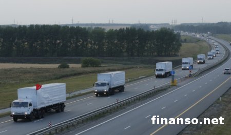 Активист: в российский гуманитарный груз спрятаны радиомаяки для наведения огня систем "Град"