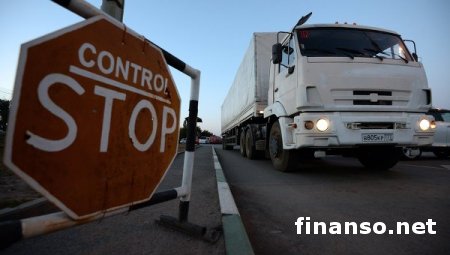 Первые 16 машин с российской гуманитаркой стоят на границе, Киев ждет подтверждения МККК