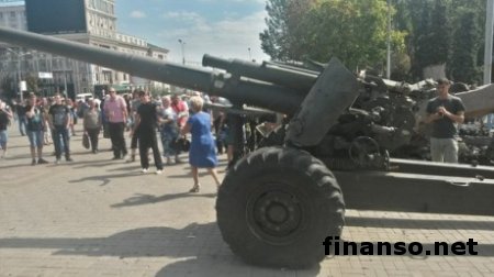 В Донецке террористы провели украинских военнопленных по «коридору позора»