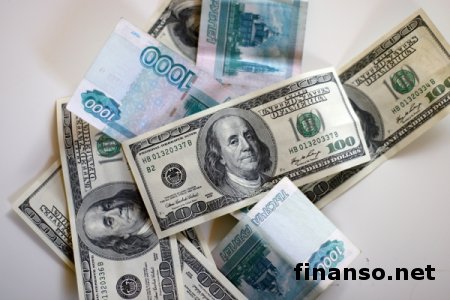 На межбанковском валютном рынке Украины доллар США достиг отметки в 13,9 грн