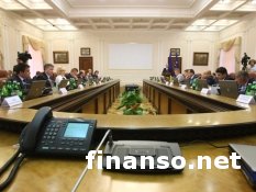 Сегодняшнее заседание правительства посетят Порошенко и Яценюк