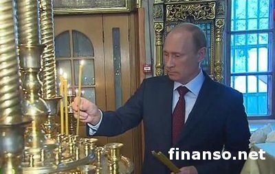 Российский президент поставил в храме свечи за «защитников Новороссии»