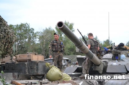 РФ стягивает войска на севере Крыма и в Ростовской области