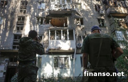 Террористы обстреливают Донецк и 8 блокпостов сил АТО