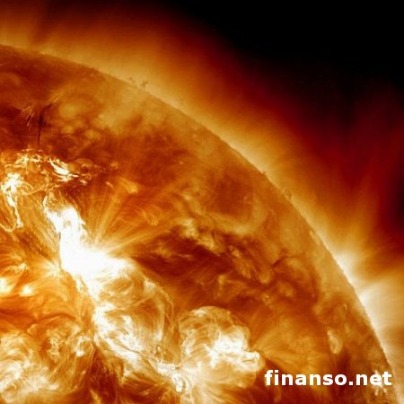 Сегодня Земли достигнет самая большая солнечная буря, начиная с 2012 года