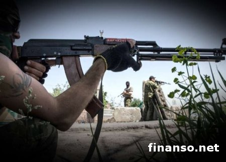 В разборках между собой террористы на Донбассе начали применять артиллерию